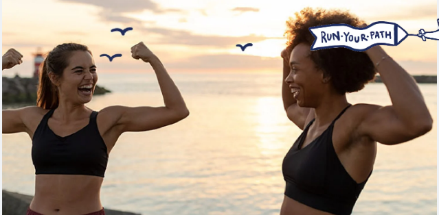 海辺の女性二人の写真